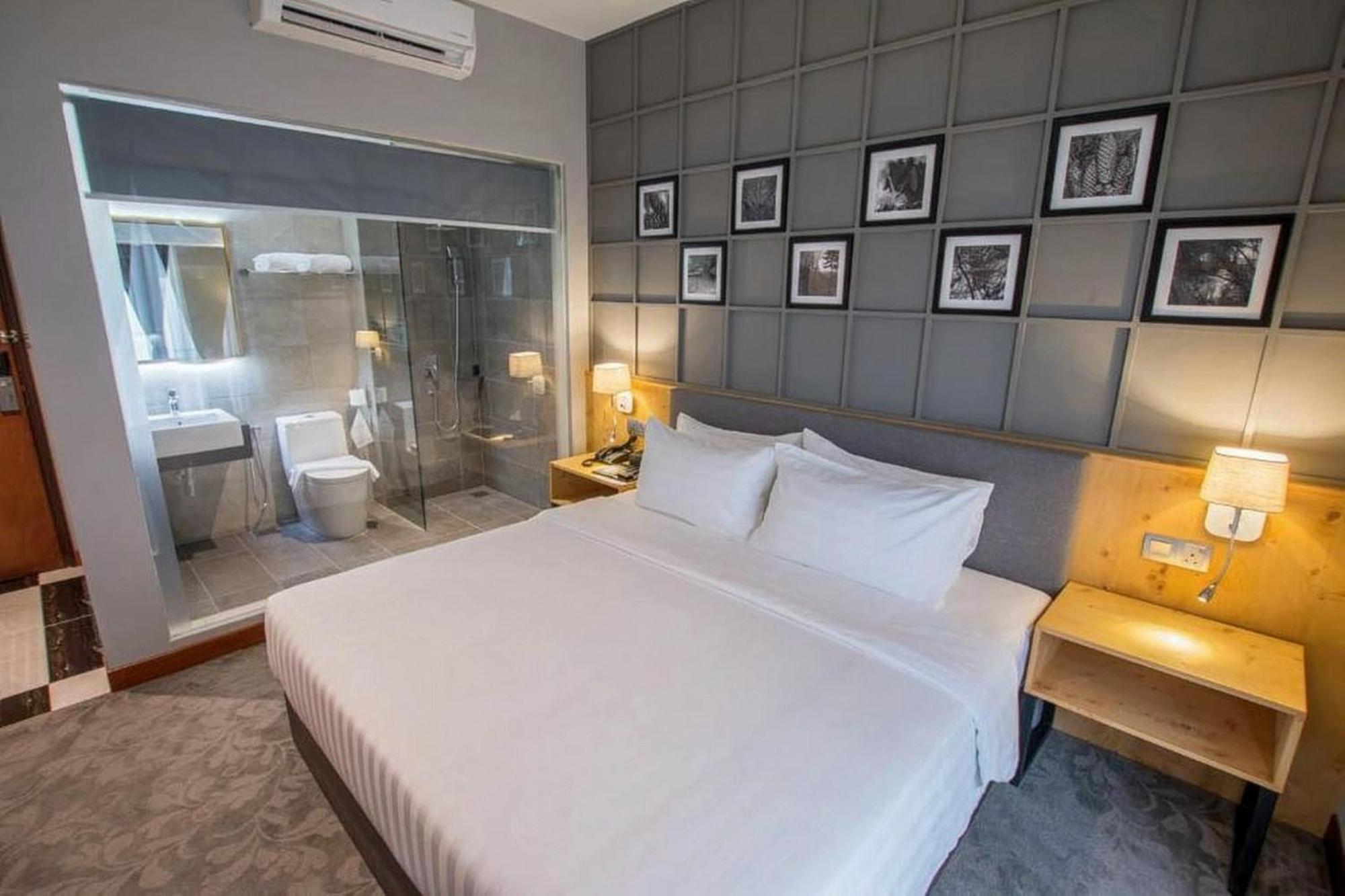Redpine Boutique Hotel Skudai Bagian luar foto